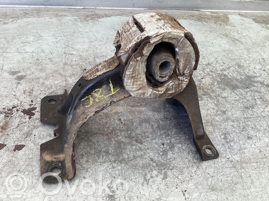 Chrysler Town & Country V Engine mount bracket 