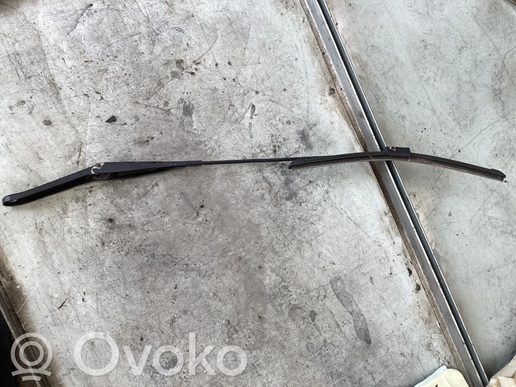 Ford Focus Front wiper blade arm 