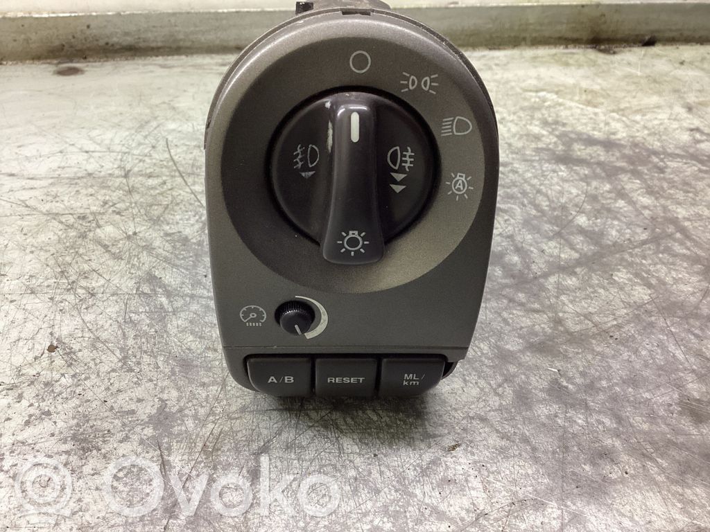 Light switch   4X4311654