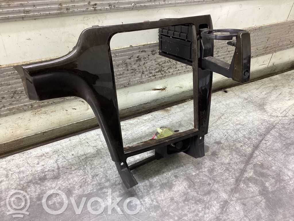 Subaru Outback Hansikaslokeron koristelista 