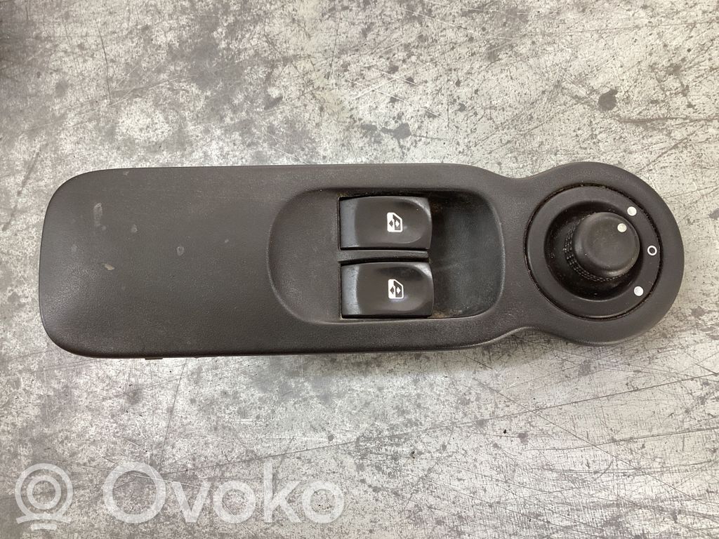 Renault Modus Electric window control switch 