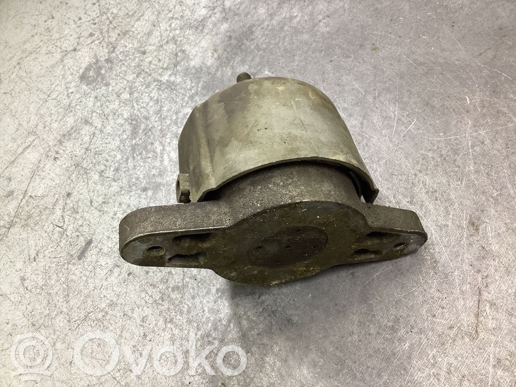 Audi A8 S8 D3 4E Engine mount bracket 
