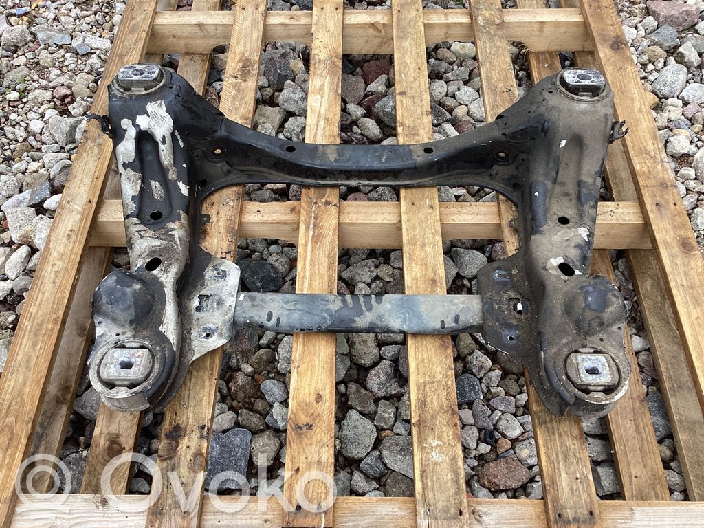 Audi A8 S8 D3 4E Priekinis traversas 