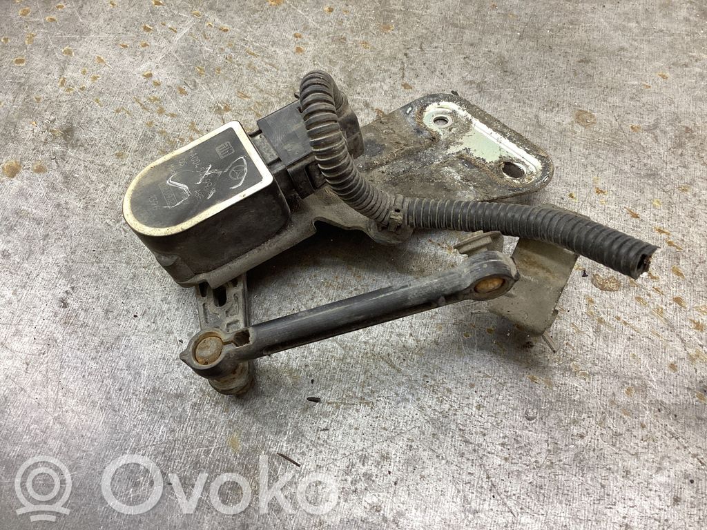 Mercedes-Benz CLS C218 X218 Ajovalon korkeusanturi 