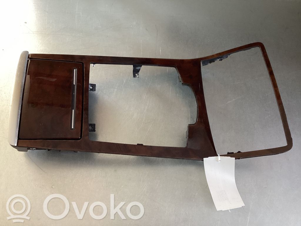 Audi A8 S8 D3 4E Pavarų perjungimo svirties apdaila (plastikinė) 