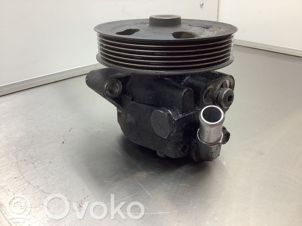 Ohjaustehostimen pumppu   6G913A733CA