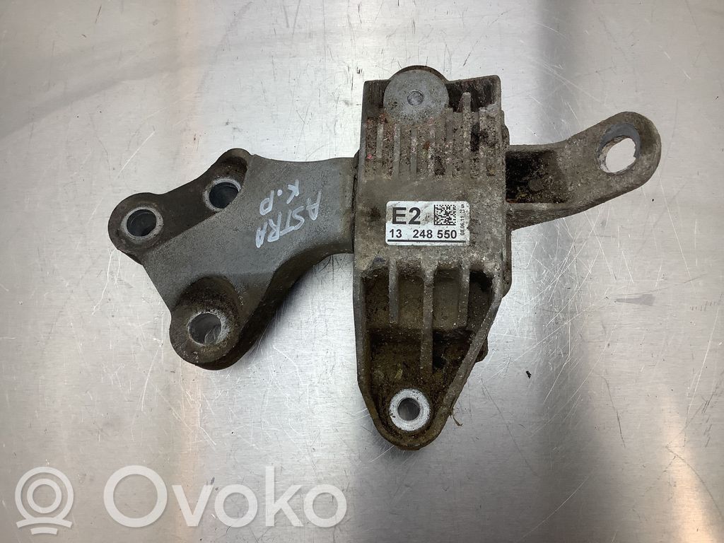 Opel Astra J Engine mount bracket 