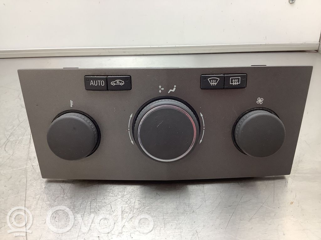 Opel Zafira B Panel klimatyzacji 