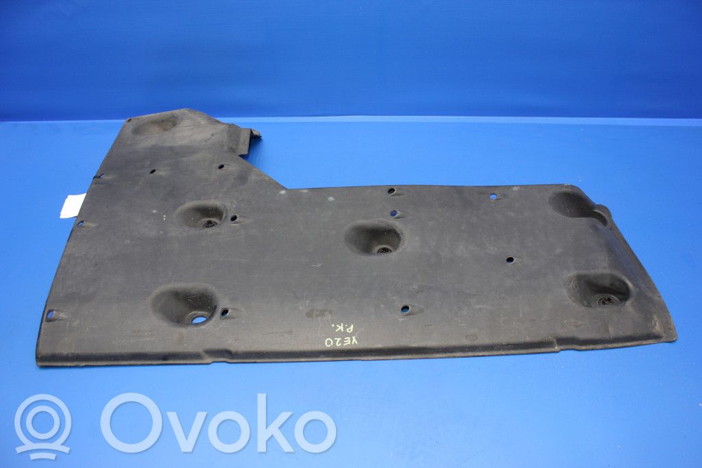 Lexus IS 220D-250-350 Osłona środkowa podwozia 