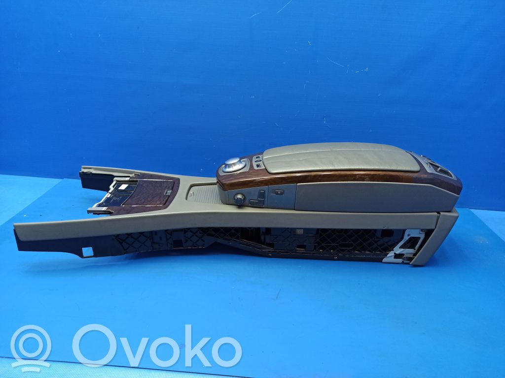 Подлокотник   7051565,8223327