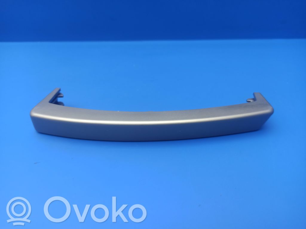 (B) pillar trim (bottom)   7006870,5143700687001