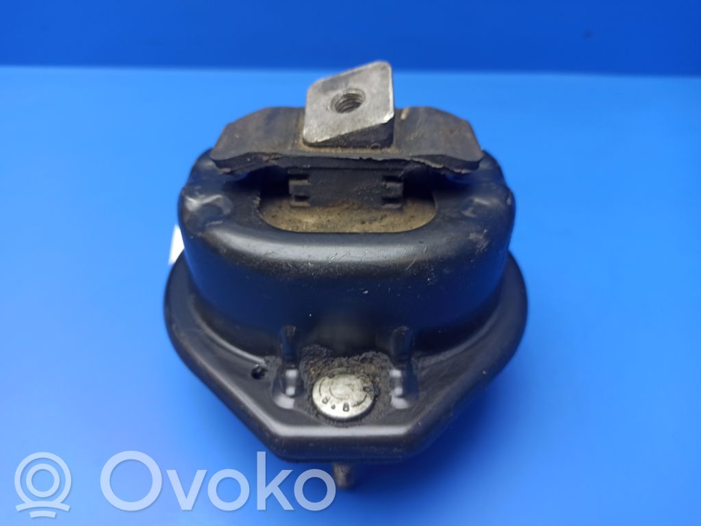 BMW 7 E65 E66 Engine mount bracket 