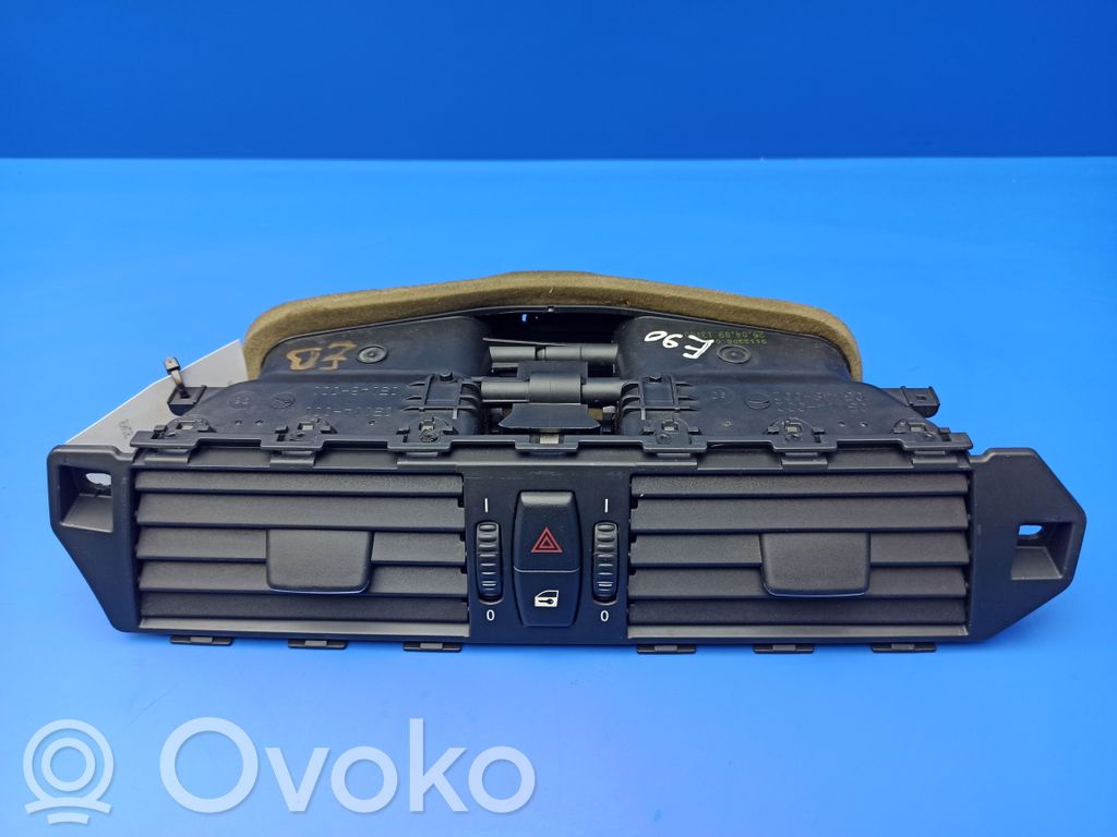 BMW 3 E90 E91 Centrinės oro grotelės 