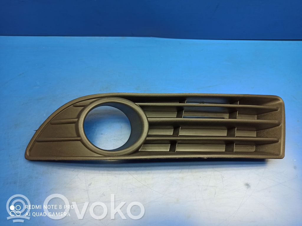 Volkswagen Cross Polo Priešrūkinio žibinto apdaila/ grotelės 