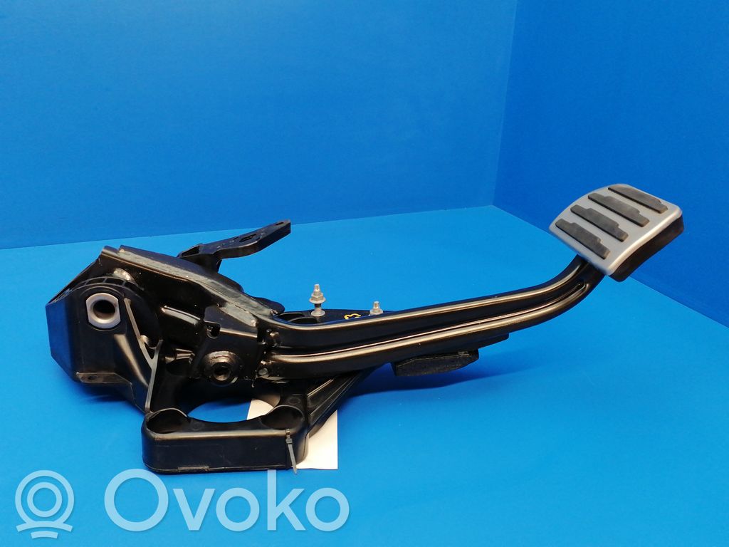 Land Rover Evoque II Brake pedal 