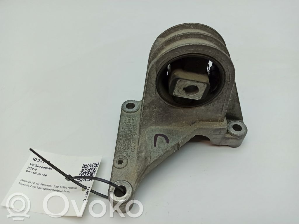 Volvo S60 Engine mount bracket 