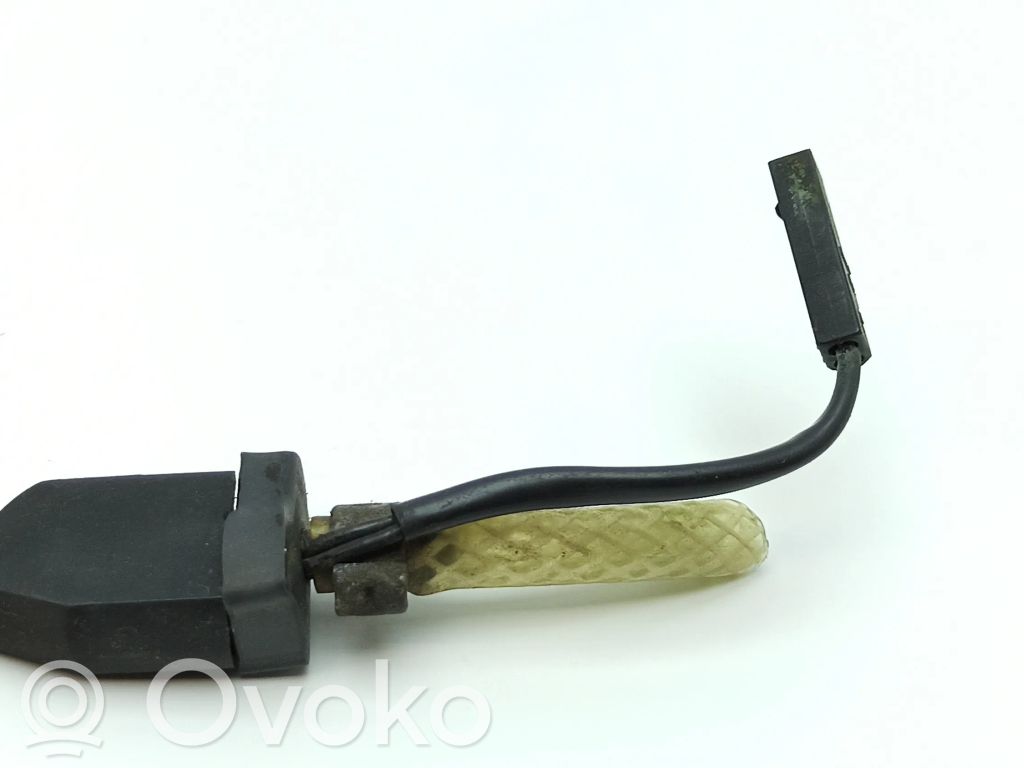 Windshield washer spray nozzle   926569,1369229