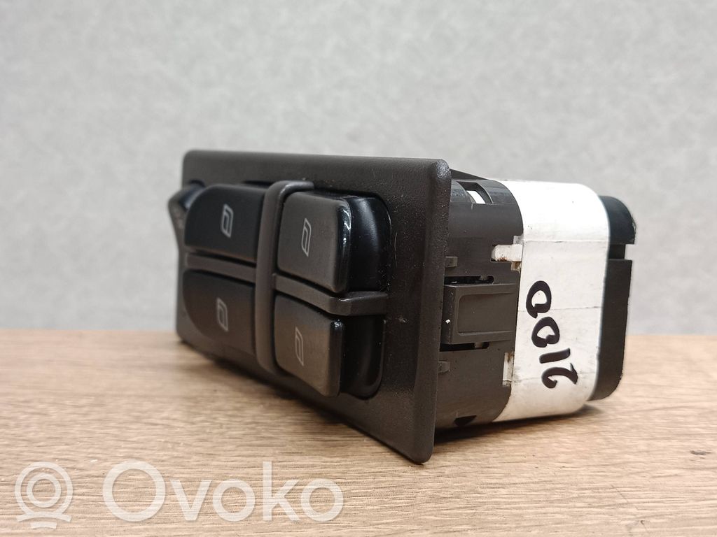 Electric window control switch   5547906