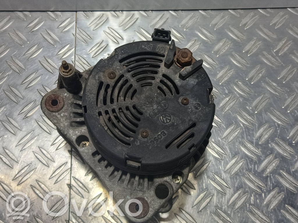 Audi A3 S3 8L Lichtmaschine 