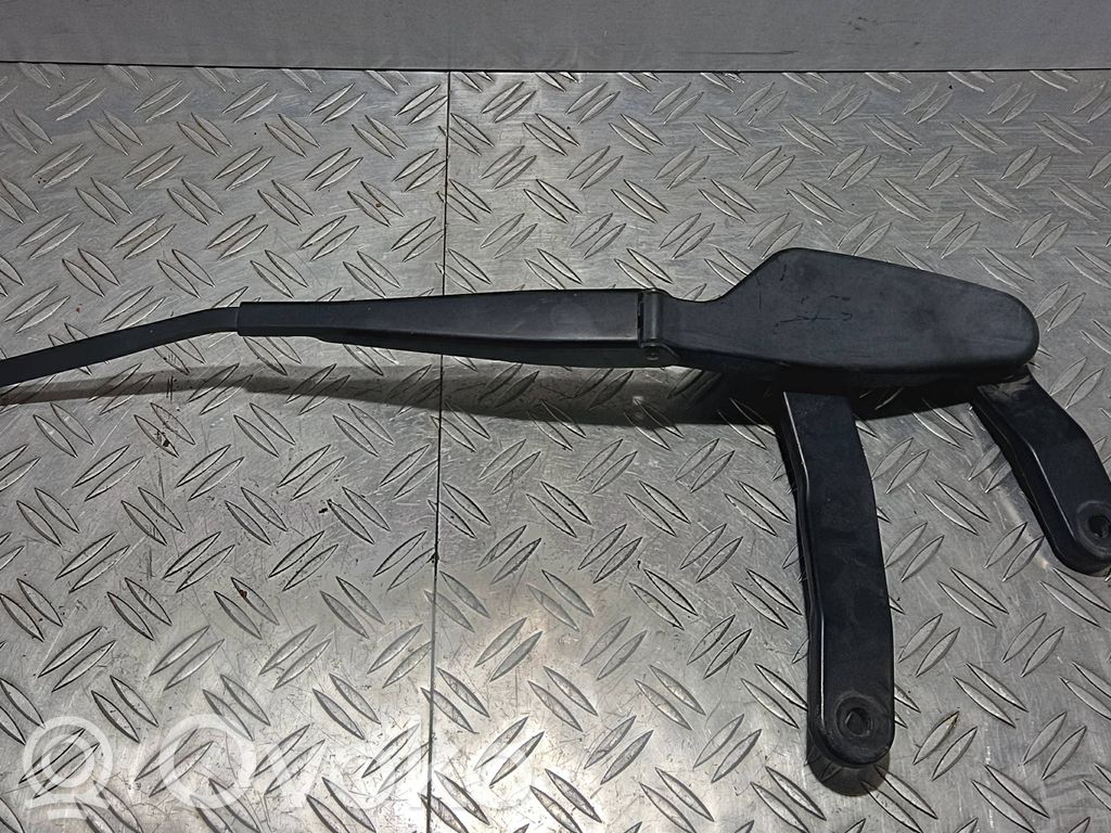 Mercedes-Benz C W204 Brazo del limpiaparabrisas delantero 