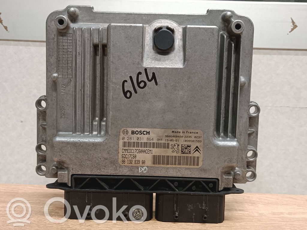 Peugeot 308 Variklio valdymo blokas 