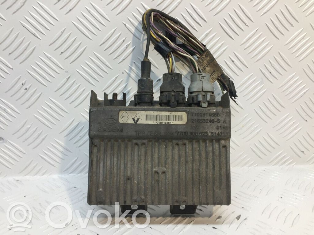 Renault Master II Engine control unit/module 