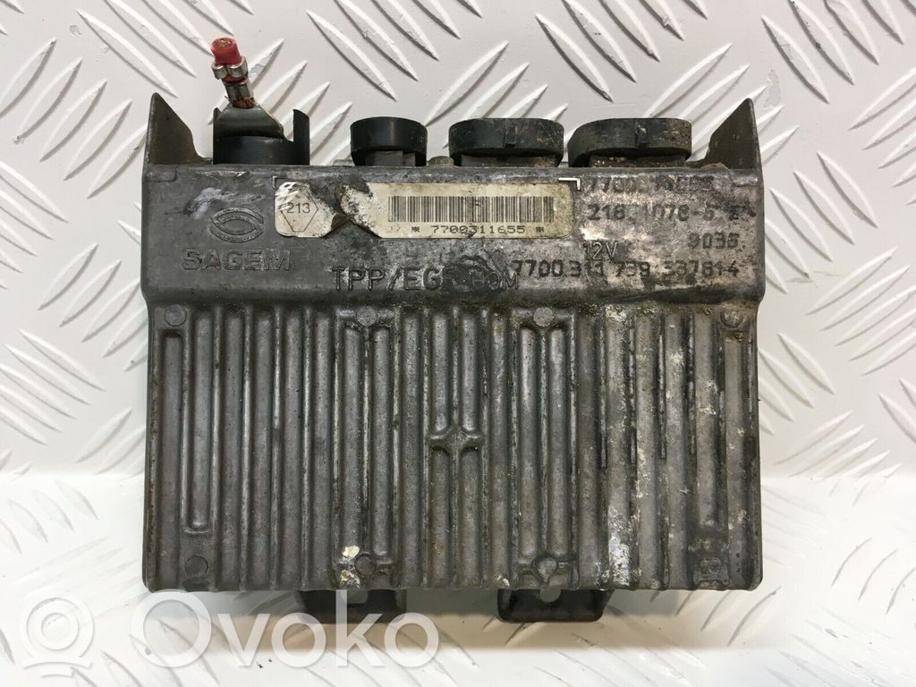 Renault Master II Variklio valdymo blokas 