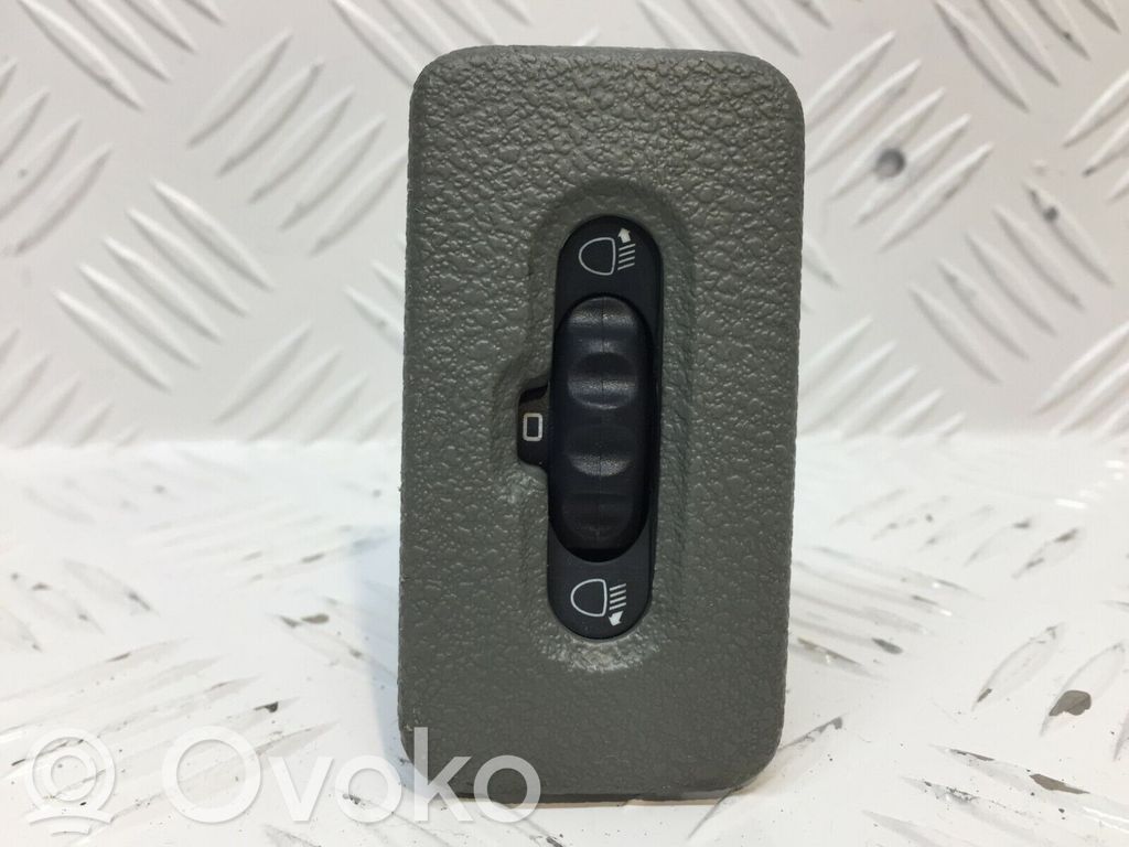 Headlight level height control switch   8200060042