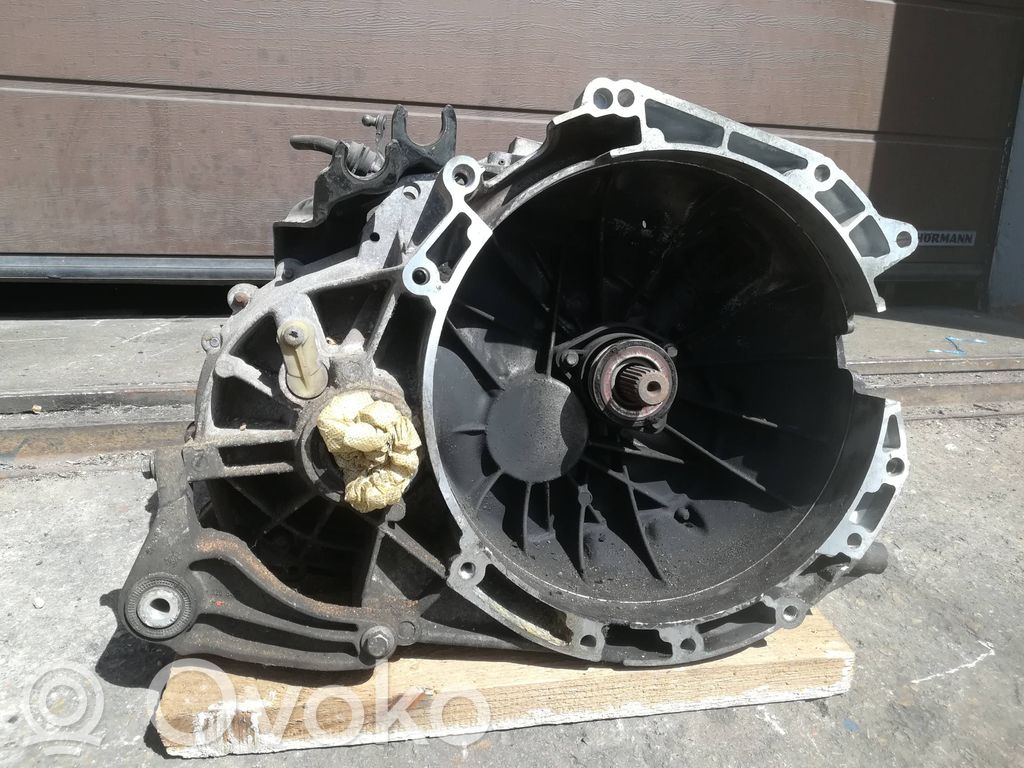 Manualna 5-biegowa skrzynia biegów   3M5R7002XA,T1GE2,01100321111,1S7R7F096AC