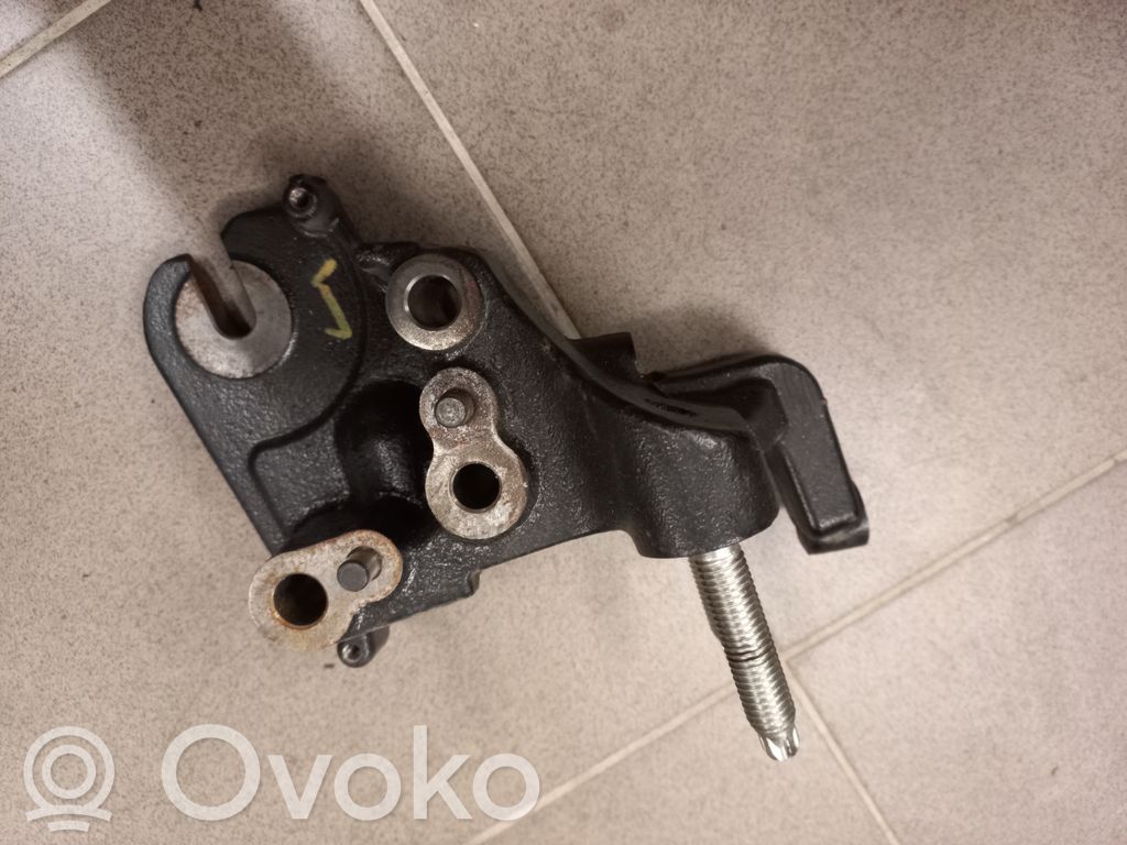 Engine mounting bracket   DS7Q6030BD,5007