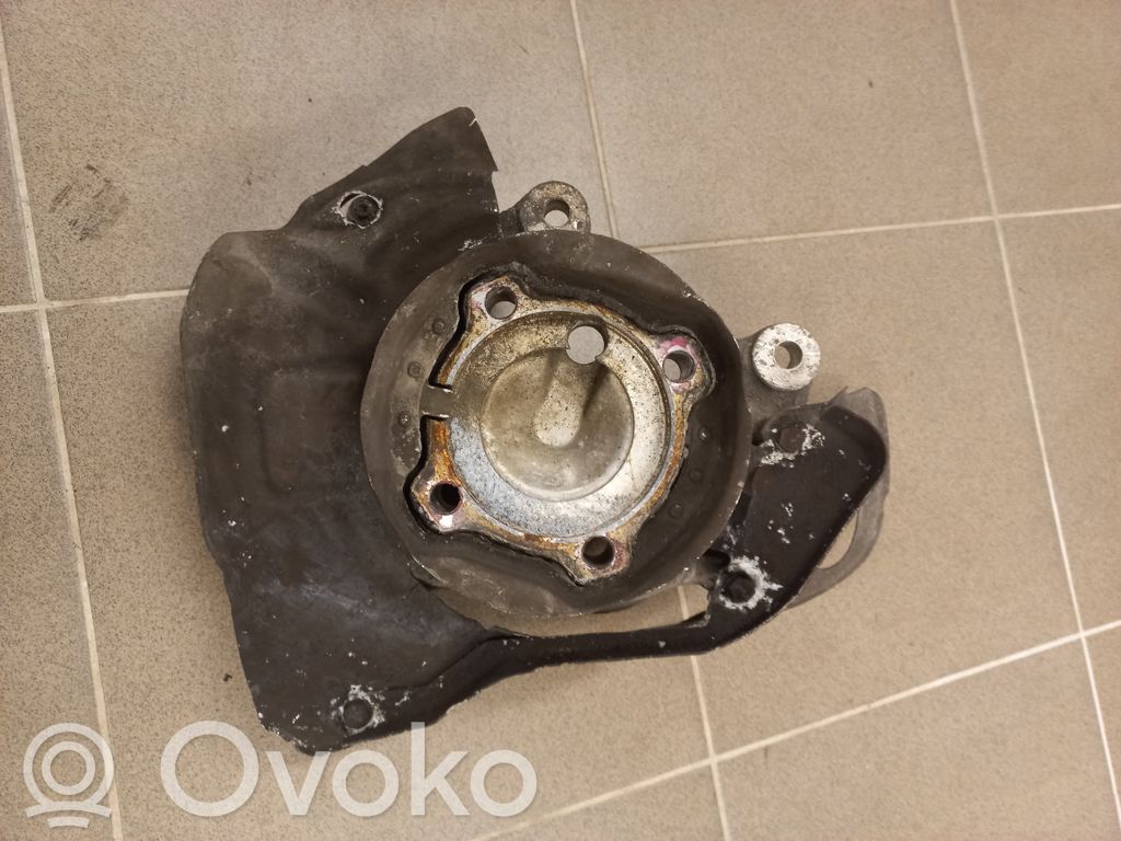Front wheel hub spindle knuckle