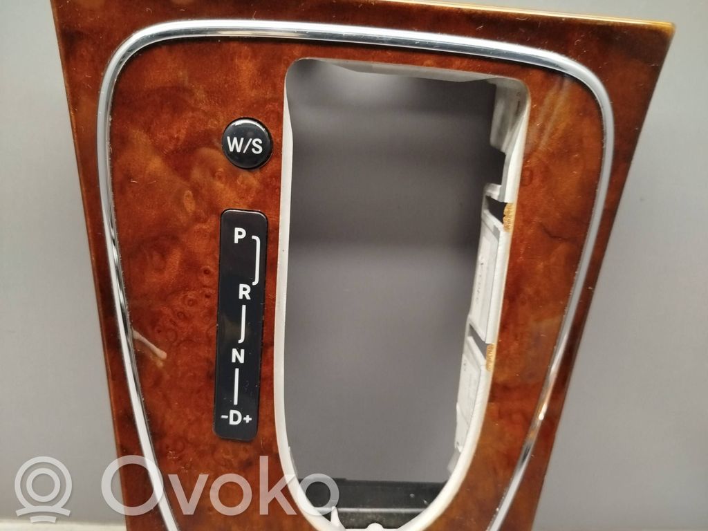 Mercedes-Benz E W211 Consola de plástico de la palanca de cambios 