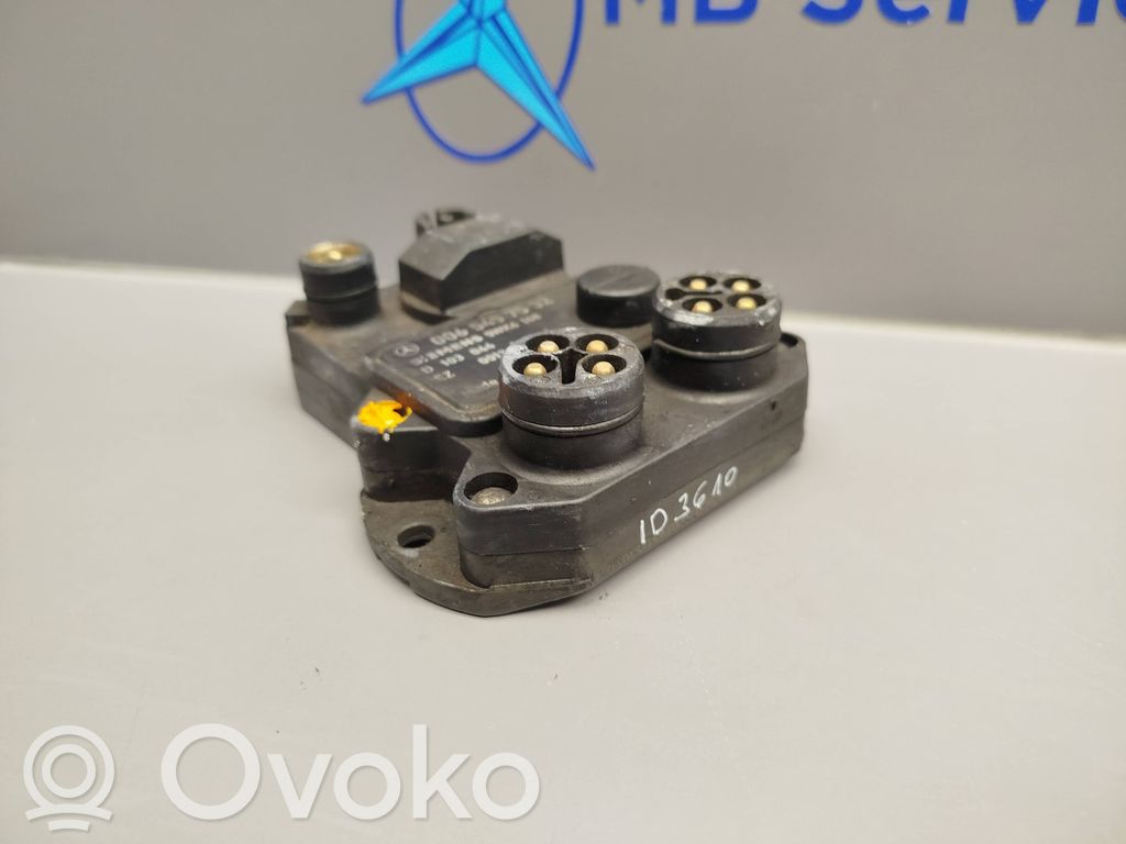 Mercedes-Benz E W124 Ignition amplifier control unit 