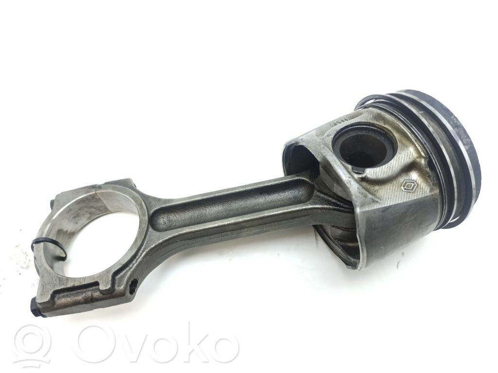 Renault Master III Piston with connecting rod 