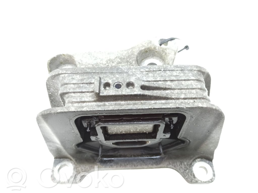 Opel Movano B Engine mount bracket 
