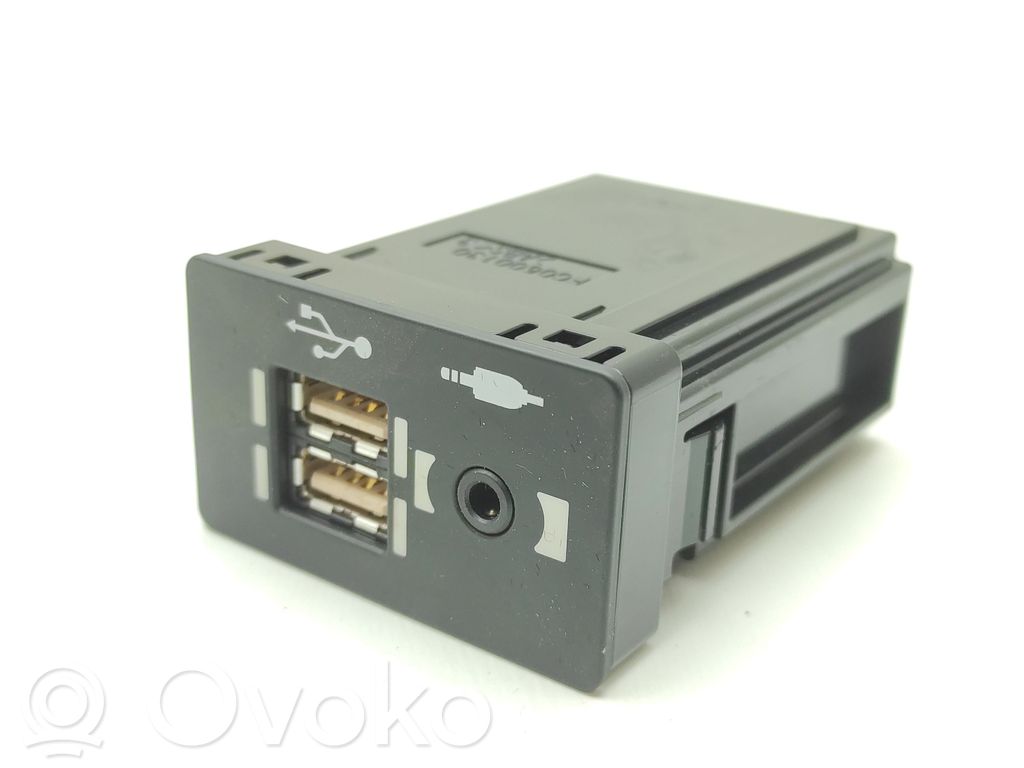 Lexus RX 450H Enchufe conector USB 