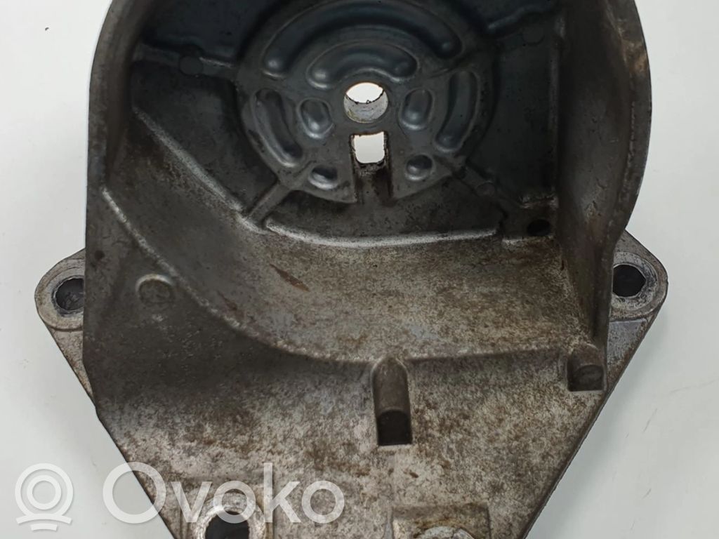 Volvo XC90 Gearbox mounting bracket 
