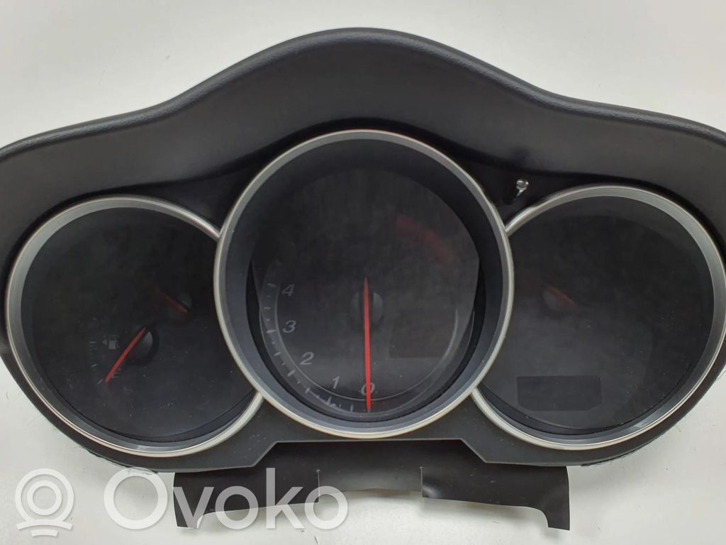 Mazda RX8 Speedometer (instrument cluster) 