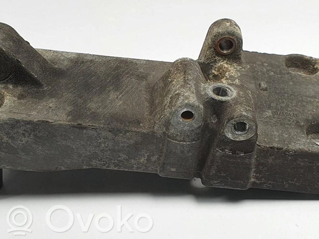 Volvo S90, V90 Generator/alternator bracket 