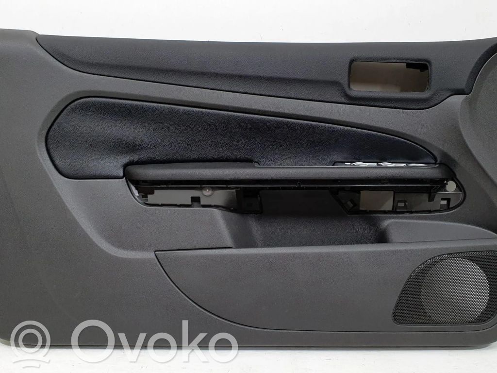 Ford Focus Boczki / Poszycie drzwi przednich 
