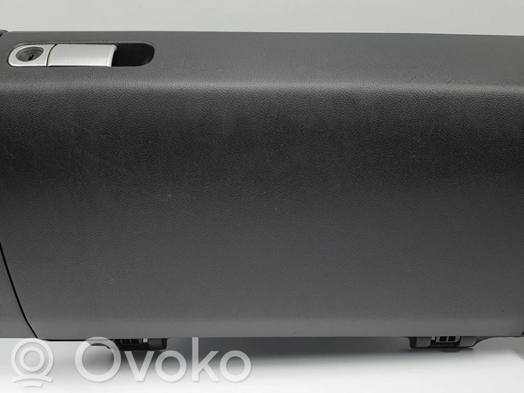 Mazda CX-7 Glove box 
