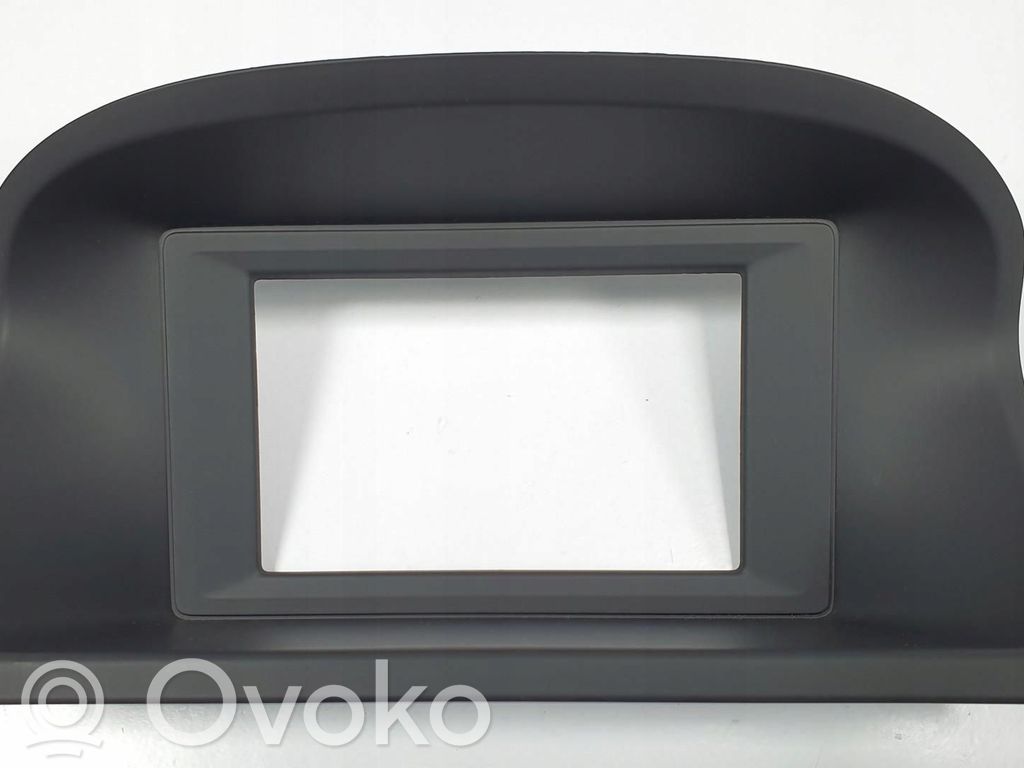 Volvo V70 Panelės apdaila 