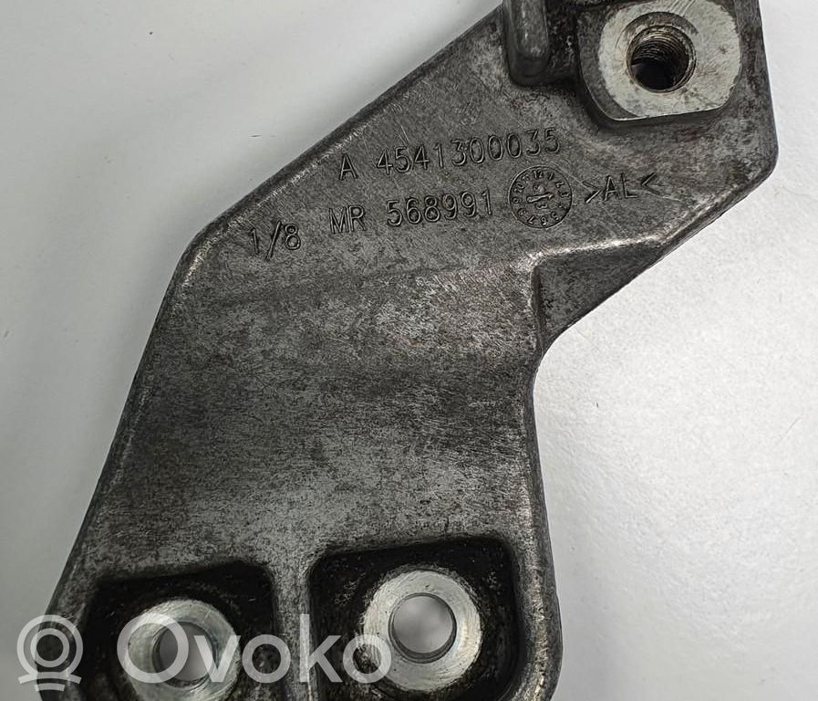 Engine mounting bracket   A4541300035