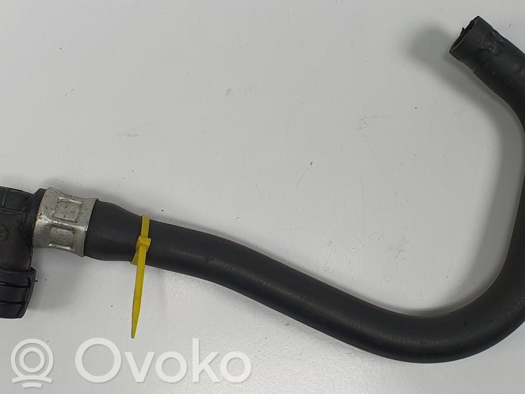 Mercedes-Benz B W245 Tubo flessibile del liquido di raffreddamento del motore 
