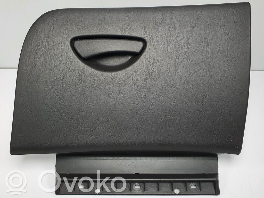 Mercedes-Benz E W210 Daiktadėžė 