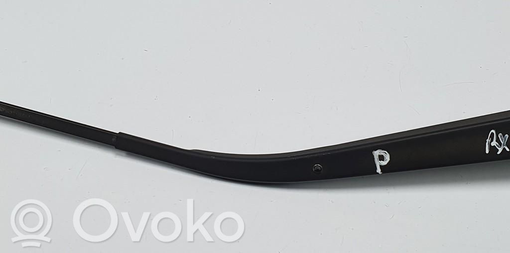 Mercedes-Benz A W176 Front wiper blade arm 