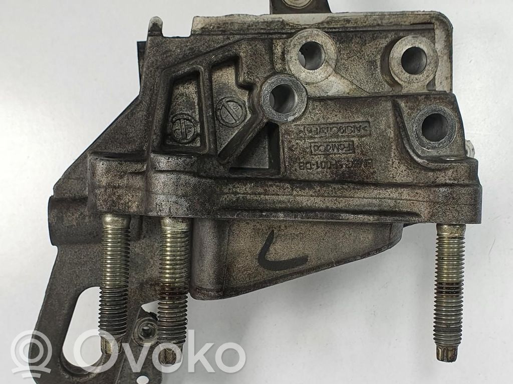 Ford Focus Engine mounting bracket 