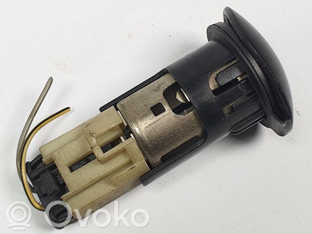 Toyota Aygo AB10 Presa 12V (anteriore)