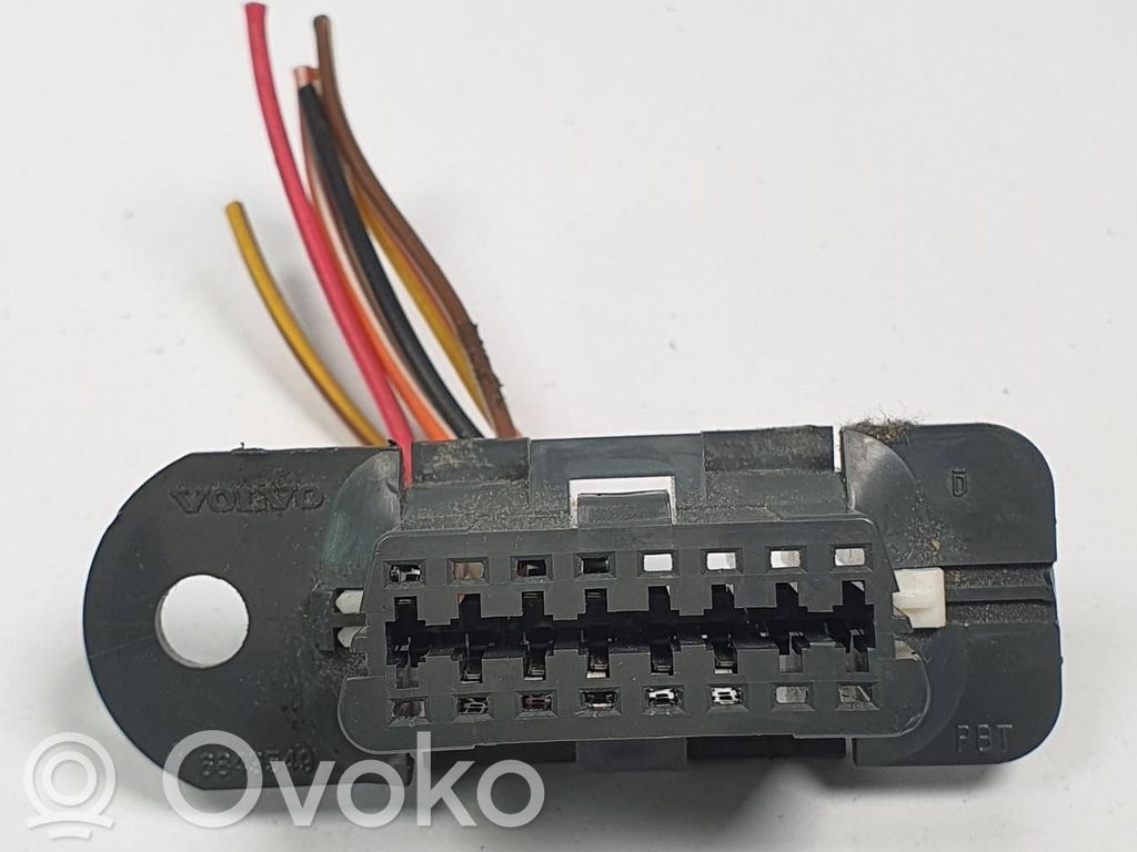 Volvo S70  V70  V70 XC Conector radio EUR ISO 
