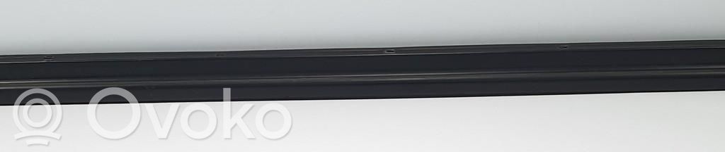 Etuoven kumitiiviste   8J0837477,8J0837477